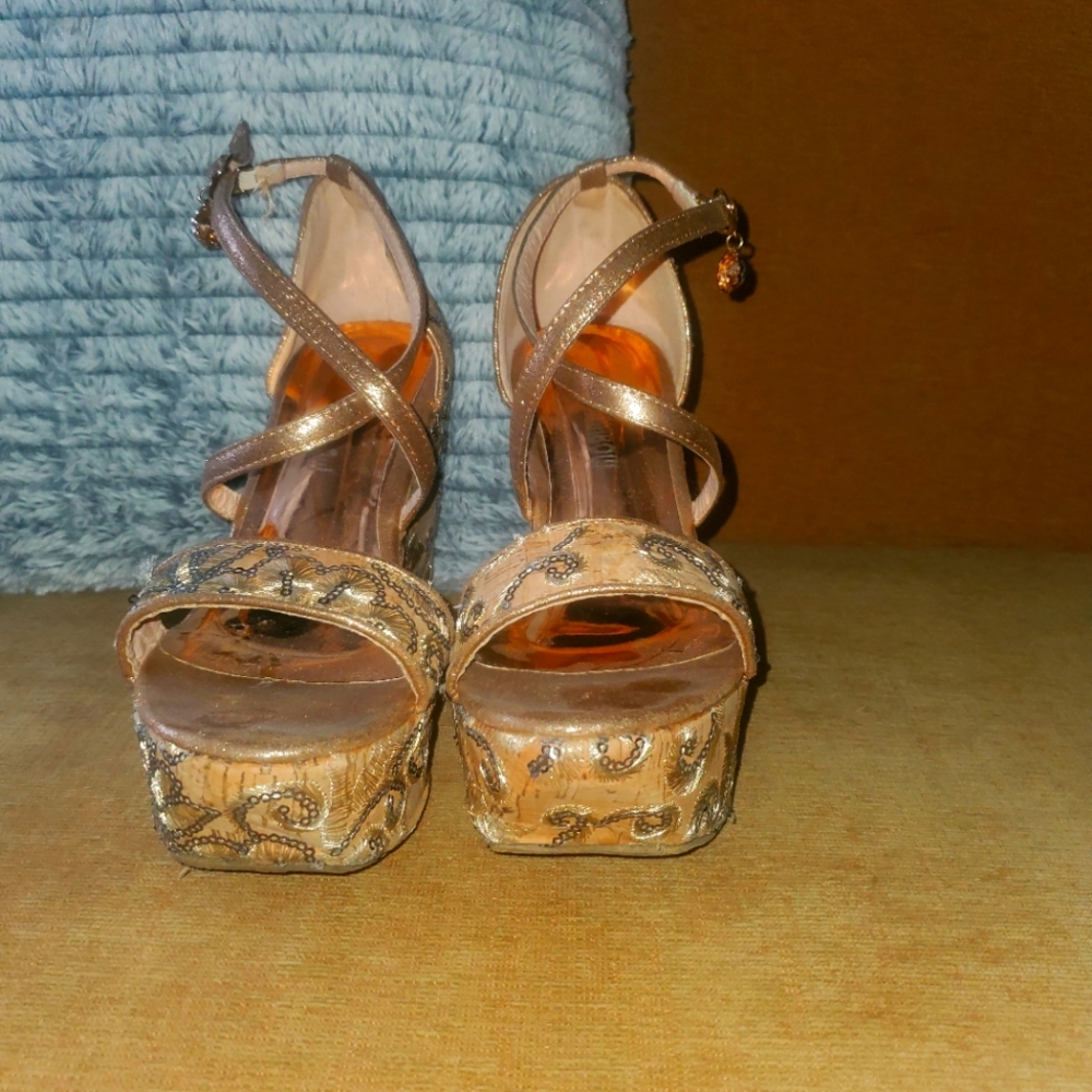 High Heels - Picture 2 of 2